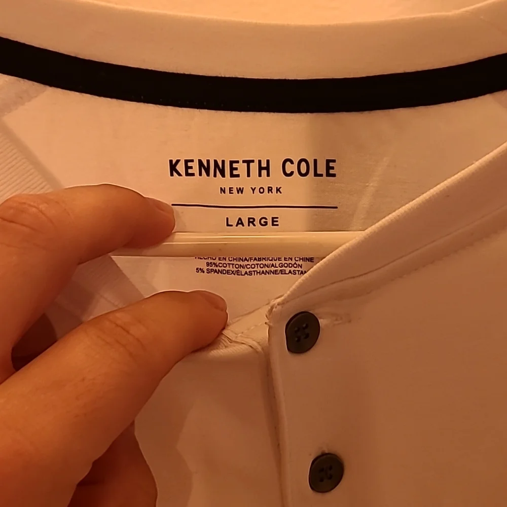 Kenneth Cole Long Sleeve Quater Button NWT - Picture 2 of 4